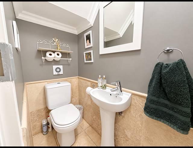 3 BEDROOM TOWNHOUSE FOR SALE IN MIDSTREAM ESTATE